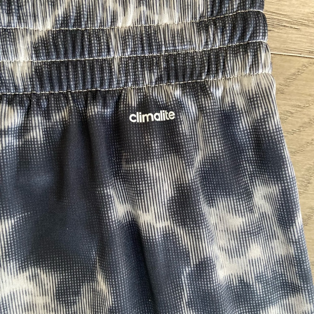 🤾♂️Adidas Boys 2 piece Shirt + Shorts NWT⛹🏻 - Picture 9 of 13